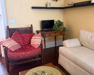 Table with small tv 
