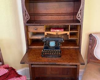 Small secretarie desk with Cica 1917 Corona typewriter 