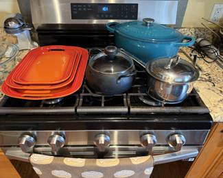 Le creuset platters, Belgique pot with lid, enamel crockpot, anodized pot with lid