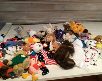 Lot 434: Assorted Beanie Baby stuffed animals