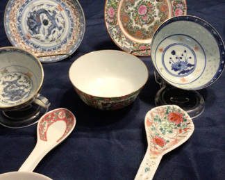 Lot 89: Assorted porcelain bowls, plates, spoons and teacups with Asian motifs