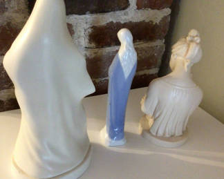 Lot 26: Three Santini porcelain figurines