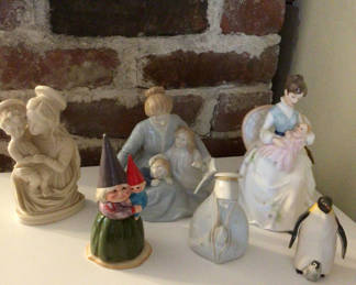Lot 25: Assorted porcelain figurines and small sculptures