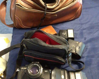 Lot 78: Vintage 35mm camera gear set with Minolta X-700 and accessories