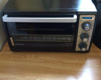 Lot 57: Black & Decker countertop toaster oven