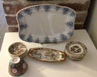 Lot 61: Assorted ceramic dishware
