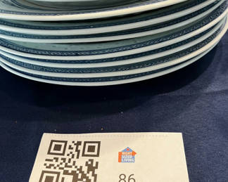 Lot 86: Blue and White Dragon Pattern Dinner Plates