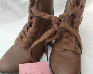 Lot 31: Brown lace-up boots