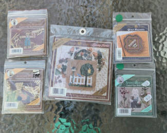 Lot 111: Beadwork kits