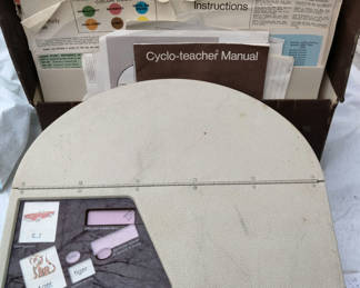 Lot 41: Cyclo-teacher Learning Aid with manuals and study cycles