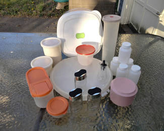 Lot 61: Assorted storage containers and jars