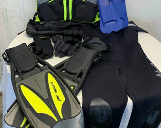 Lot 62: Women's wet suit, fins, gloves, flippers, etc.