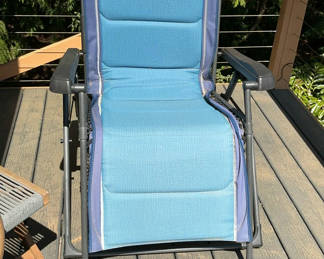 Lot 8: Folding Outdoor Chaise