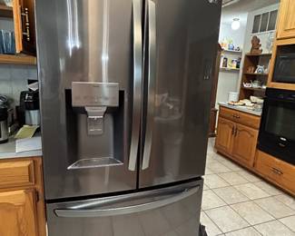 Very nice fridge 