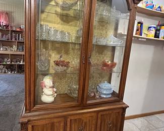Lighted hutch