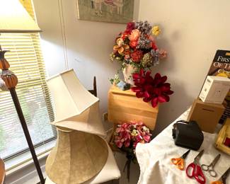 Chair - Tray Tables ò