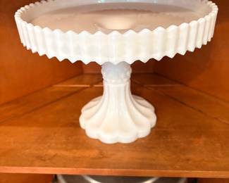 Manhattan Milk Glasso Cake stand by U.S. Glass/ Tiffin