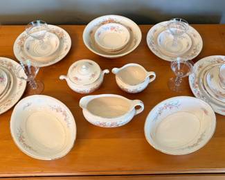 Homer Laughlin Eggshell "Nautilus" dish set & serving pieces