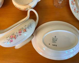 Homer Laughlin Eggshell "Nautilus" dish set & serving pieces