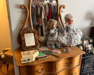 Antique bird'seye maple vanity dresser with swivel mirror