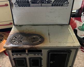 Mettoy tin toy stove - could actually get it hot! Made in England