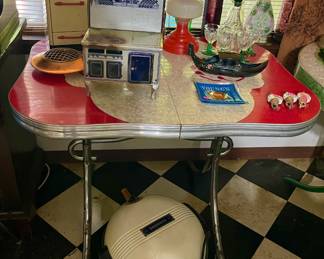 Cute red/white formica table