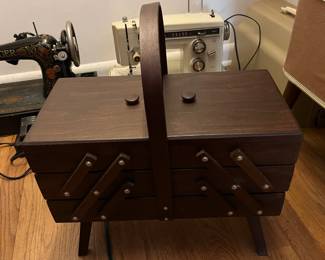 Accordion sewing box
