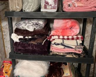 Blankets & throws