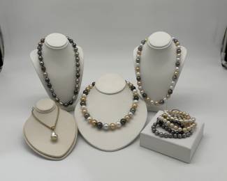 South Sea & Tahitian pearl necklaces