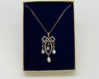 14K Lavalier Diamond and Pearl necklace