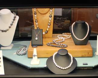 Beautiful pearl necklaces, pearl rings and pendants, gold jewelry