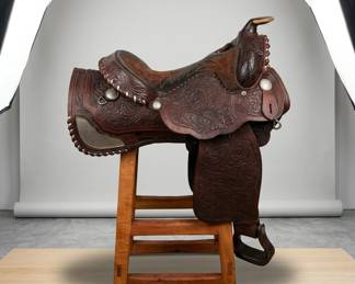 Lot104 SaddleStool