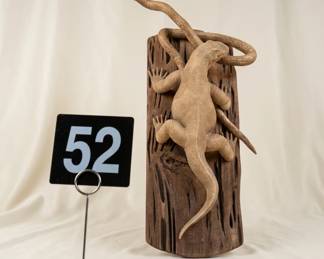 Lot052 HandCarvedWoodenLizardonLog