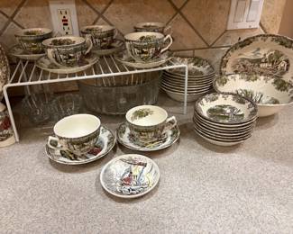 65 pieces of JOHNSON Brothers, friendly village, including rare square salad plate plates
