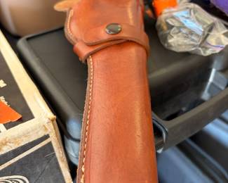Leather gun holster