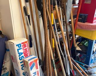 Outdoor yard tools