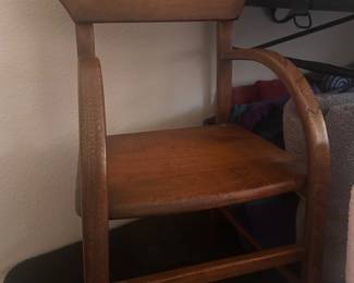 Vintage  1920-1949 Antique Child's chair 