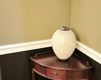 Corner tables