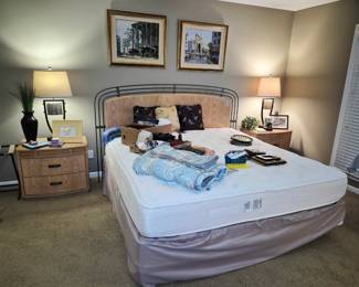 Thomasville 5 pcs. King bedroom set w/ mattress and boxspring 