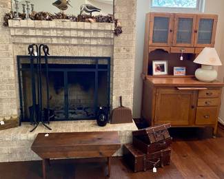 Lovely living room, so many nice pieces of furniture all in pristine condition