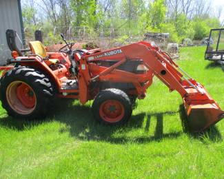 Kubota L3010 - 4 Wheel Drive