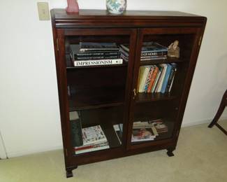 Display cabinet with glass doors for books or bric-a-brac