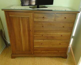 Durham Dresser
