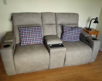 New possibly Raymour & Flanigan Power Recliner with Wifi and Storage