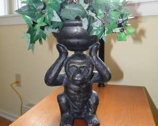 Monkey planter