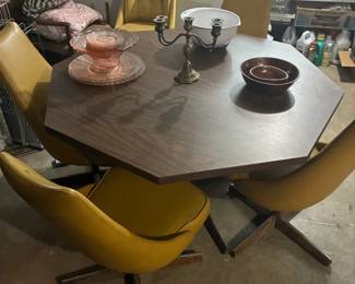 table with chairs