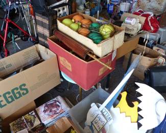 Garage!Loaded ! There Are Tools, Bike, Fishing Poles, Wheelchair And Lots Of Misc Items, Come Dig For Treasures!!