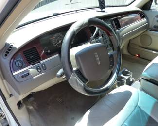2005 Lincoln Town Car Limited With 105,201 miles