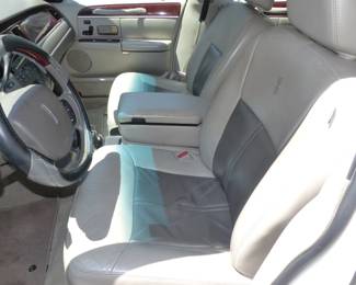 2005 Lincoln Town Car Limited With 105,201 miles