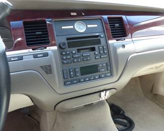 2005 Lincoln Town Car Limited With 105,201 miles